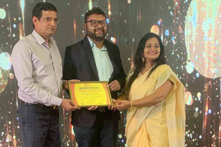 Surat’s paparazzi Alnawaz Abjani was honoured by One Step Charitable Trust as “Real Heroes of Surat”